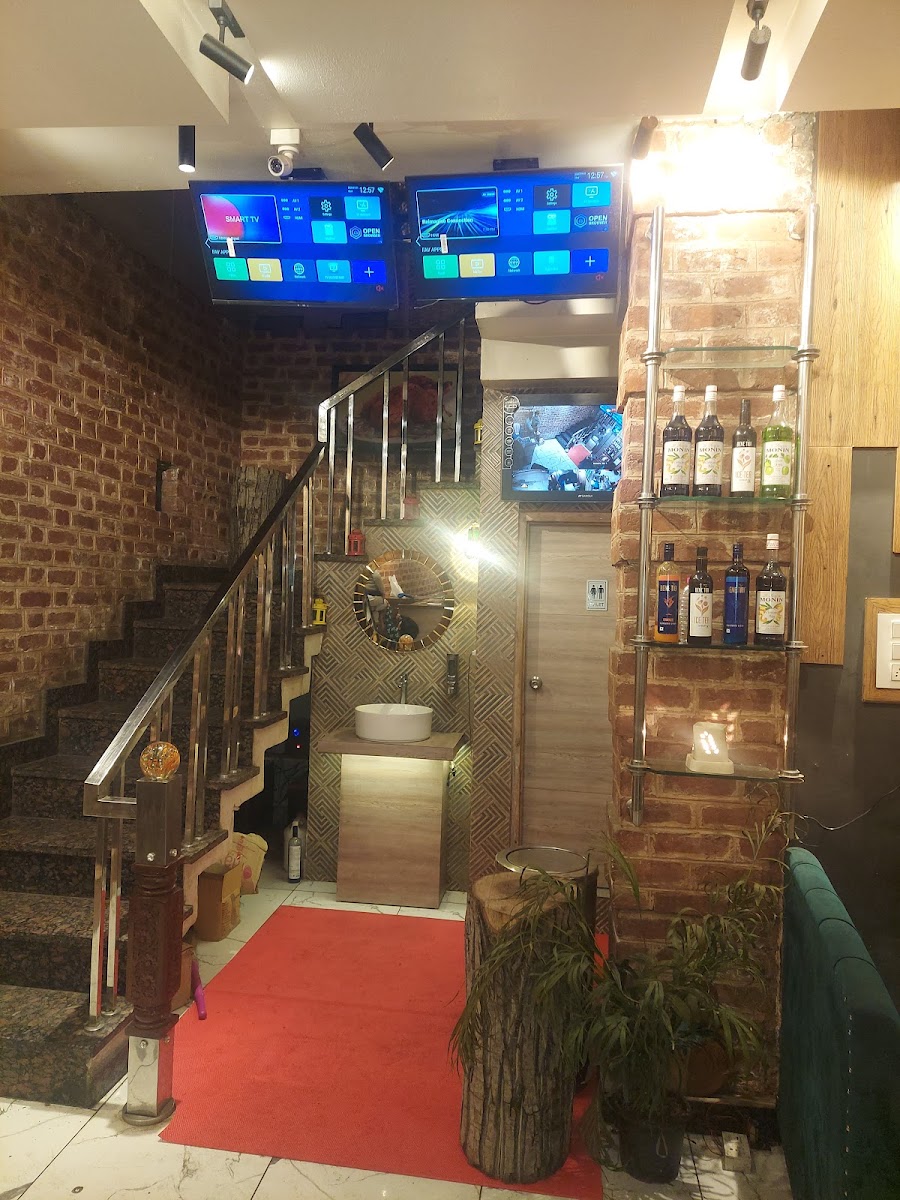 Cresent Food Gallery